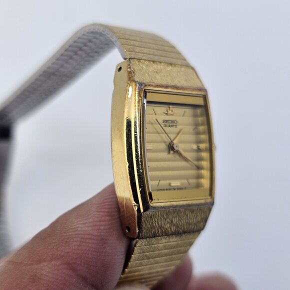 VTG Seiko Women Watch 20MM Gold Dial Bracelet Band Up to 7.5" New Battery - Picture 6 of 16